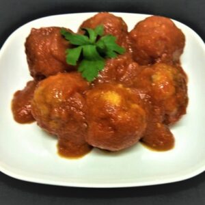 ALBÓNDIGAS CON SALSA DE TOMATE